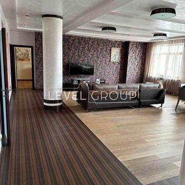 Оренда ексклюзивної 4-кімнатної квартири в історичному Подолі,