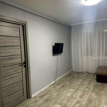 Оренда! Двокімнатна на Парамонова.