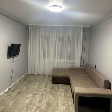 Оренда! Двокімнатна на Парамонова.