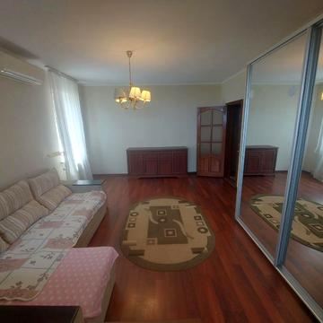 Євгена Чикаленка вул., 50/2