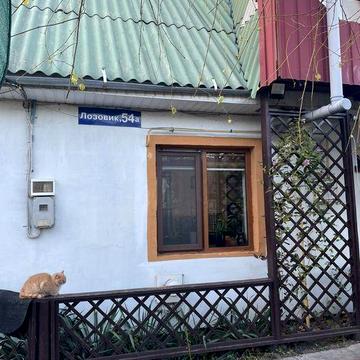 Двох поверховий будинок