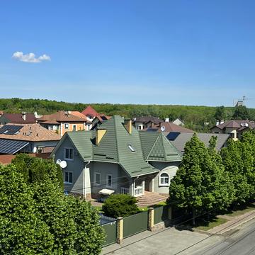 Партизанська вул., 1М