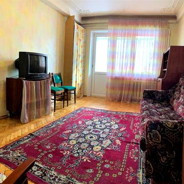 Будівельників вул., 12-А