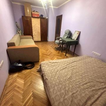 Івана Пулюя вул., 10