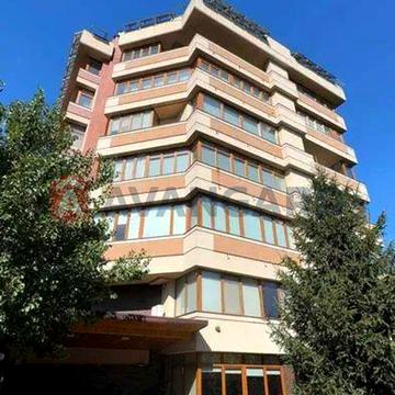 Єлітну квартиру в клубному будинку площай 160 кв.м