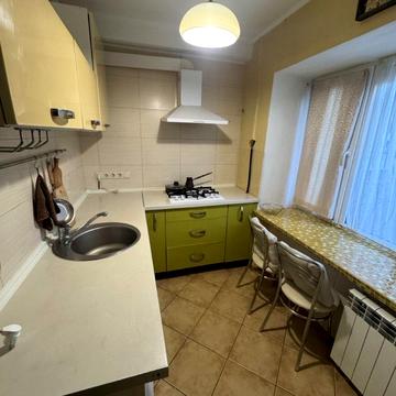 Василя Кучера вул., 6