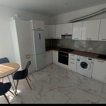 Здається 1км квартира в ЖК Липки!!!