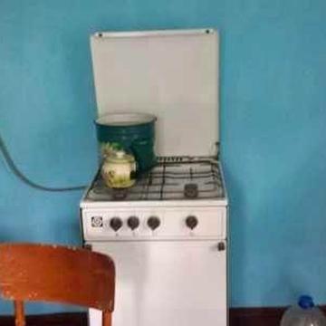 будинок вСнятині є гараж світло газ