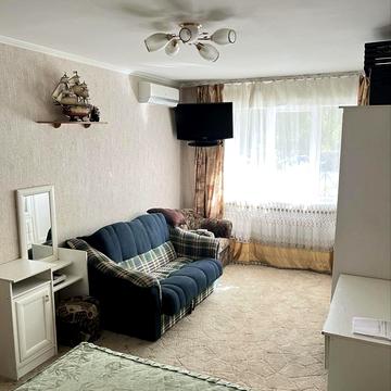 Олени Теліги вул., 9