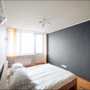 Літературна вул., 12