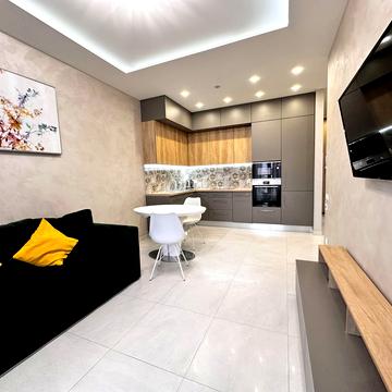 Джона Маккейна вул. (Івана Кудрі), 7