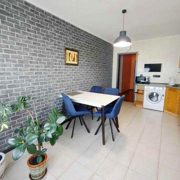 2к біля метро Житомирська