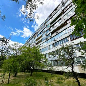 Продам 3-комнатную квартиру 73 м2, ул. Флоренции 12-А, м. Левобережная