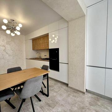 Перша здача, Центр! Велика 1к 48м 6п вул. Височана Містечко Центральне