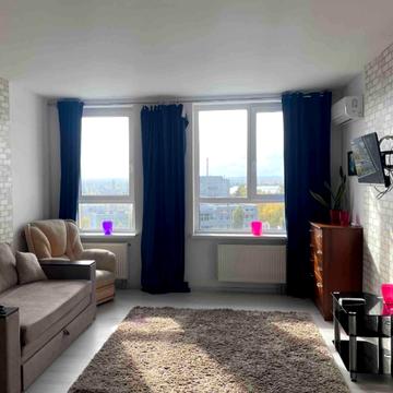 Миколи Бажана просп., 17