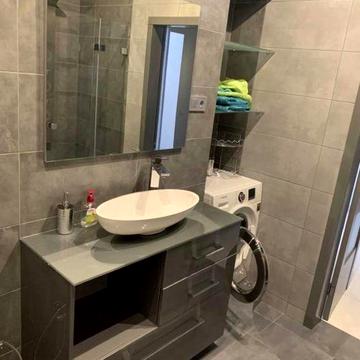 Продам стильну квартиру-студію з дизайнерським ремонтом