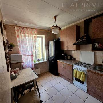 Олександра Махова вул. (Жолудєва), 1