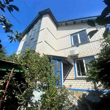 Продаю двухэтажный дом с  садом, баней и бассейном — район ЮТЗ