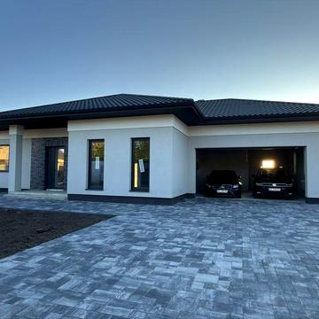 Цегляний будинок з гаражем на 2 авто. 12 сотих Боратин.