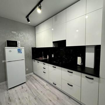 Миколаївська вул., 24