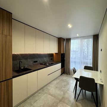 Флотська вул., 10