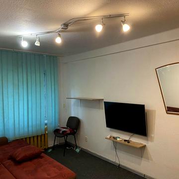 Братиславська вул., 20