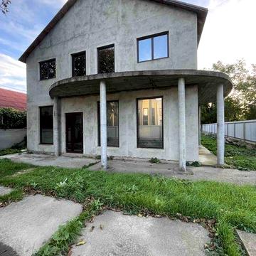 Продам Дом , Здание в центре города