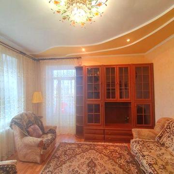 Сдаётся в аренду 2-х комн.кв-ра. Центр. Никольская.