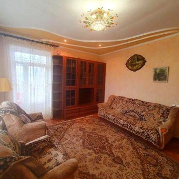 Сдаётся в аренду 2-х комн.кв-ра. Центр. Никольская.