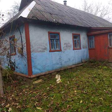 Продам старенький будинок с Мирославка