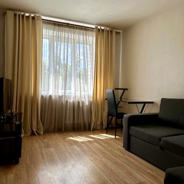 Олександра Довженка вул., 14