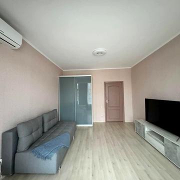 Печерський узвіз, 8