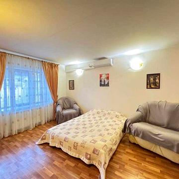 Пров. В. Заремби 45, оренда 1к затишної квартири, м Голосіївська