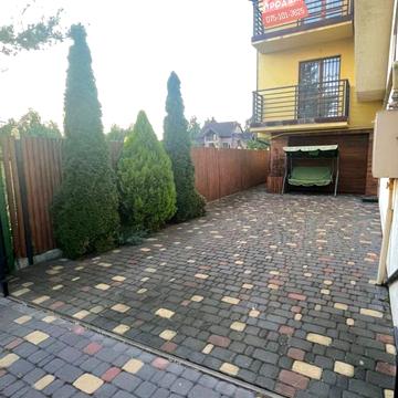 Брюховецька, 12