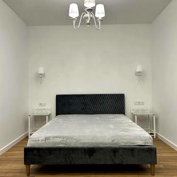 Угорська вул., 14є