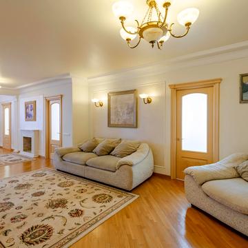 Саперно-Слобідська вул., 22