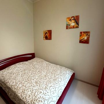 Михайлівська вул., 21