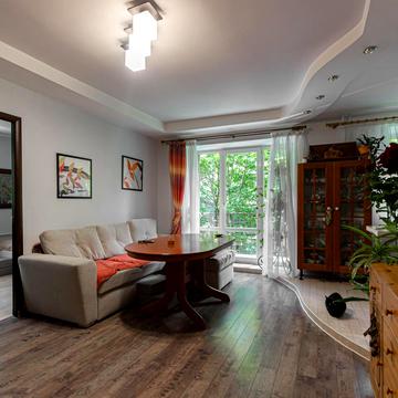 Перемиська вул., 9