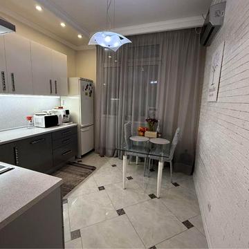 Власник! Продаю 1 к. квартиру, метро Чернігівська, вул. Хоткевича, 8