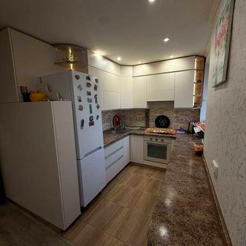 4-х кімнатна квартира з ремонтом м. Новомосковськ