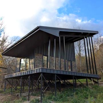 Каркасний будинок з терасою