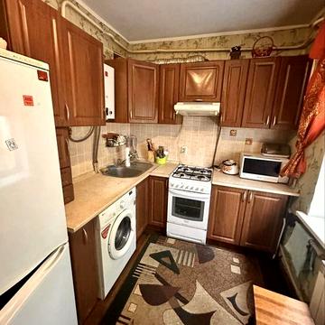 Продам 1 о кімнатну квартиру вул. М. Калмикова Бориспіль