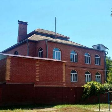 Продаж триповерхового будинку з гаражем 441,2 м²