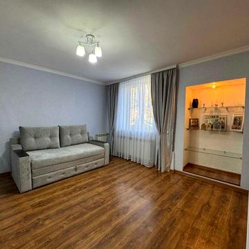 Продам частину будинка з власним двором біля Турецької площі