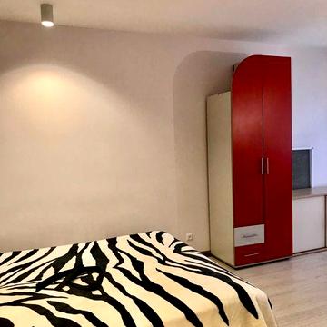 Современная квартира с видом на лес