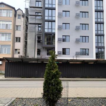 Гетьмана Петра Дорошенка вул., 28