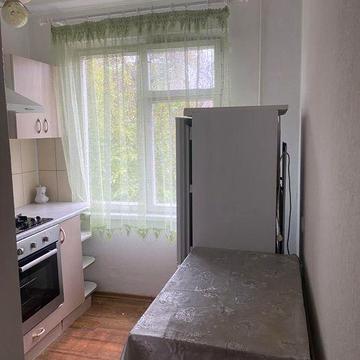 Здається на довготривалий період 2 кімн.квартира не далеко від Ю Фарм