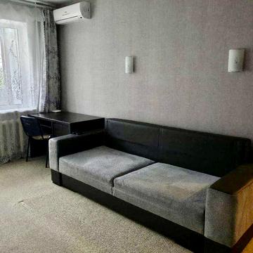 Академіка Корольова вул., 112