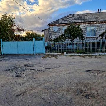 Продам добротний будинок з укриттям в смт Устинівка Кіровоградська обл