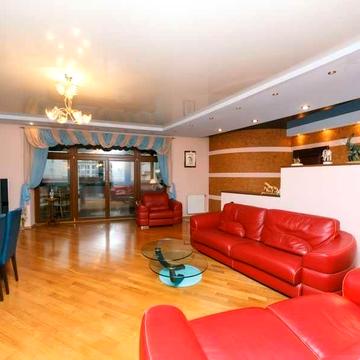 4-кімнатна квартира по вул.Вєтрова (Назарівська), 7Б. м.Університет